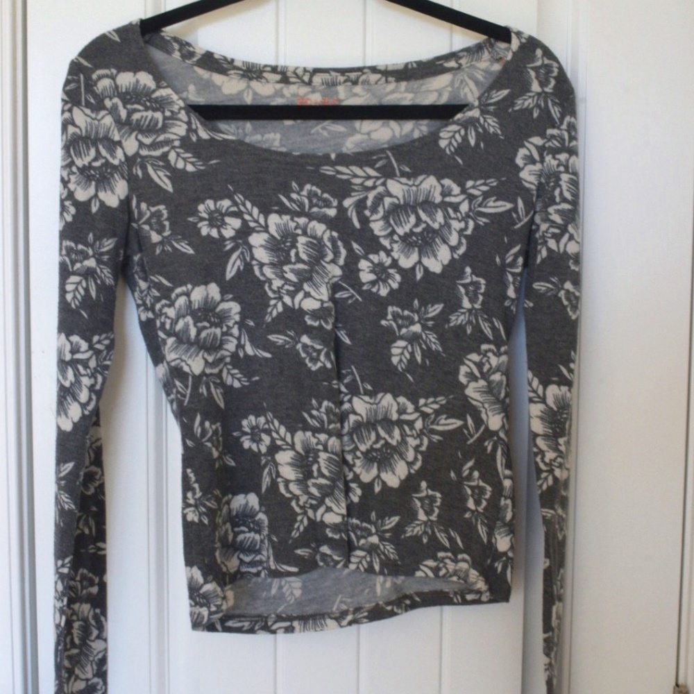 Floral Gray & White Long Sleeve Top